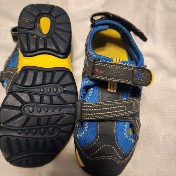 Boys Outdoor Shoes Versatile Walking, Hiking, Water &‎ More Never Worn - Picture 6 of 8